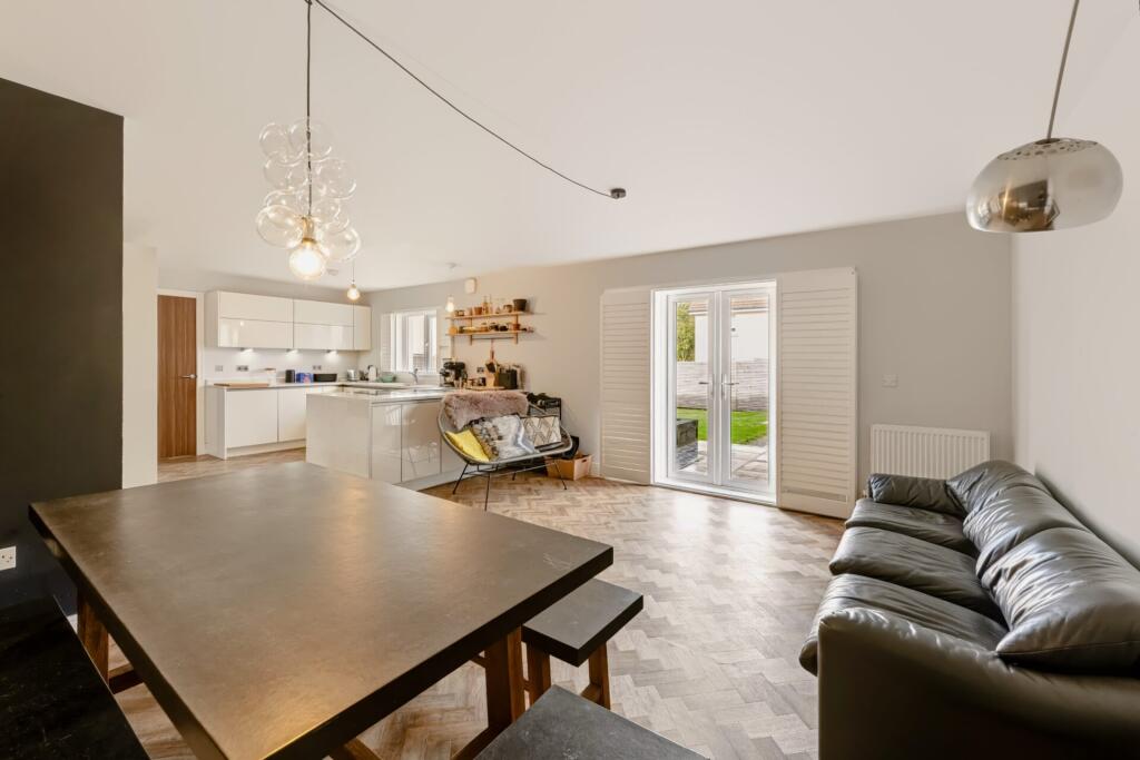 House in Milngavie, Burnbrae, East Dunbartonshire - View 5