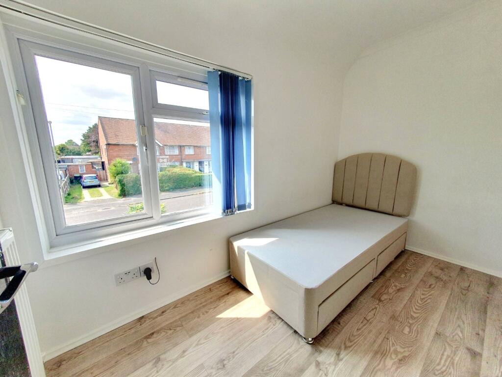 House in Havant, Hampshire - More