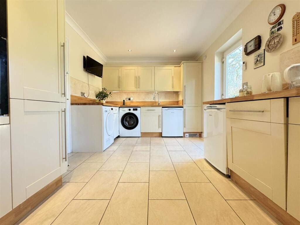 House in Truro - View 3