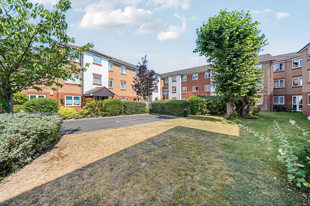 Oakleigh Close, Swanley, Kent photo 4