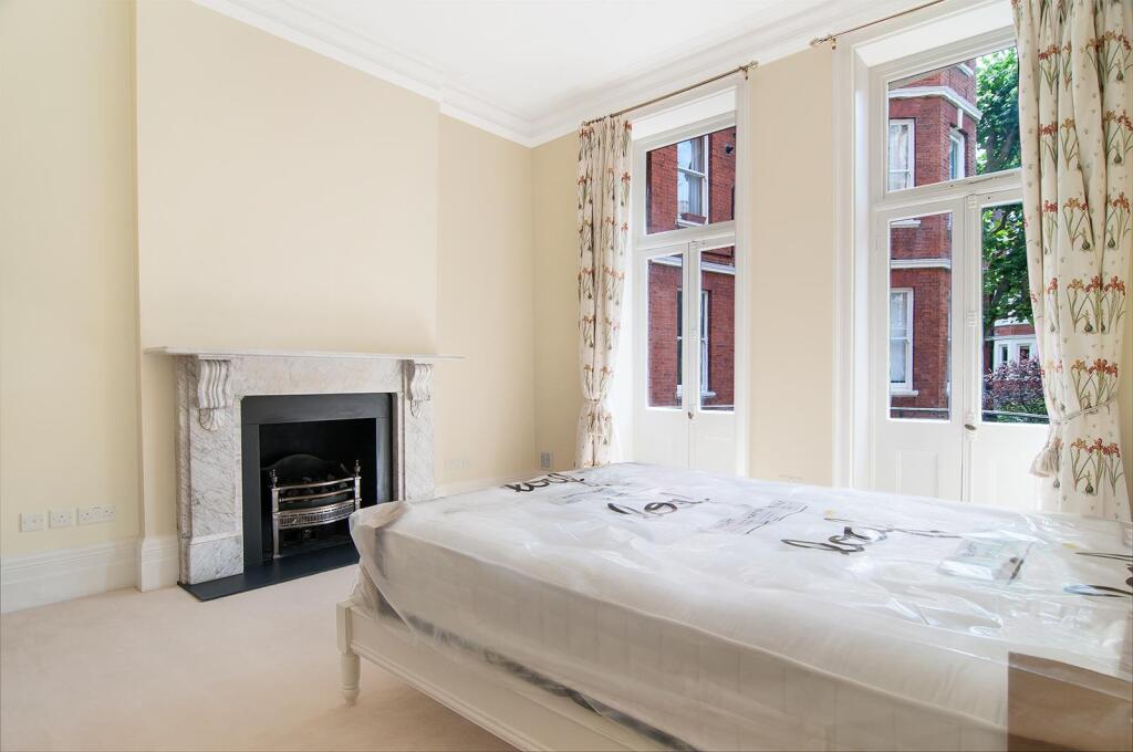 Apartment in London - More