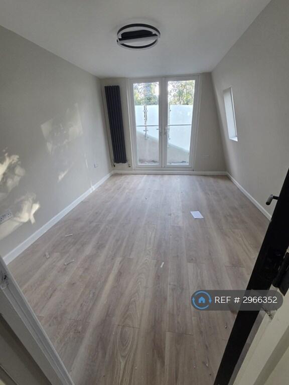 Main image of property: Ravenslea Road, London, SW12