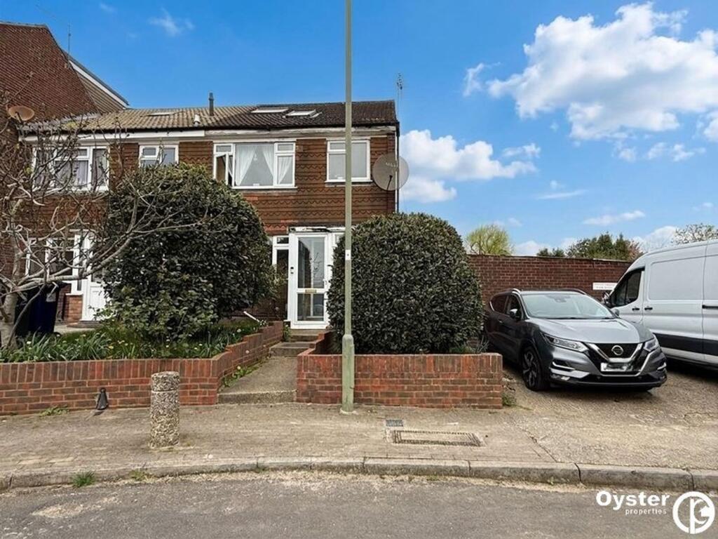 Main image of property: Brunswick Park Gardens, London, N11
