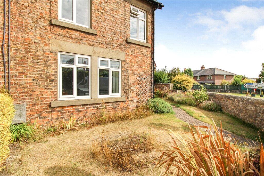 House in Harrogate, Ferrensby - More