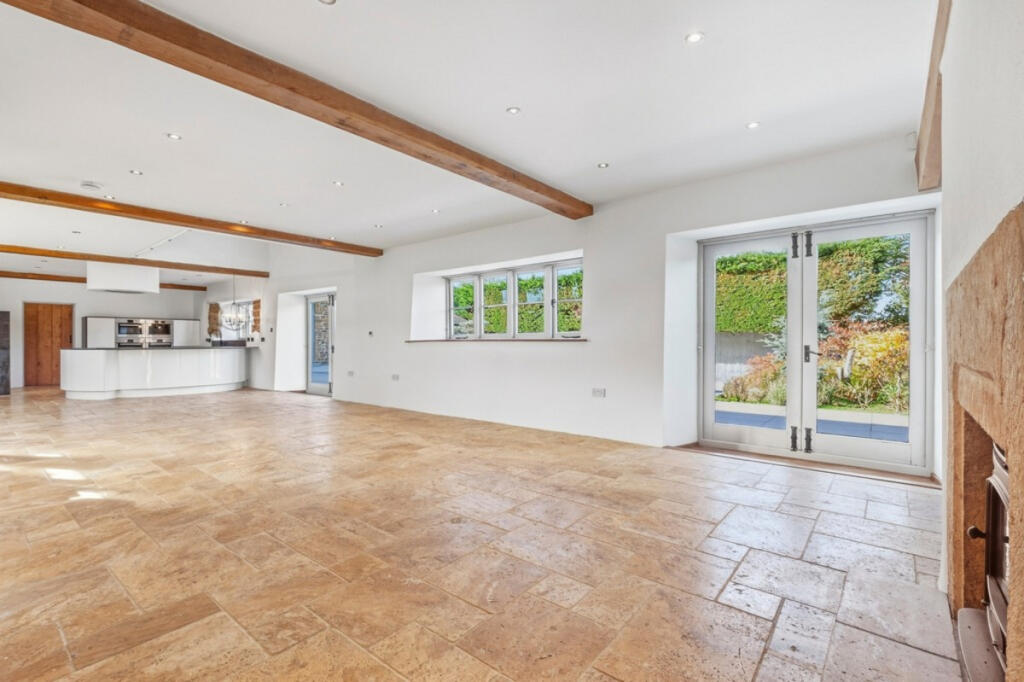 The Green, Kislingbury, Northampton NN7 4AH photo 4