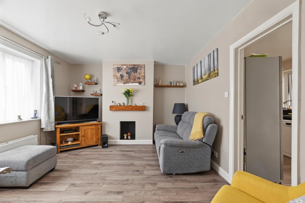 Barrow Grove, Sittingbourne, Kent, ME10 1LA photo 2