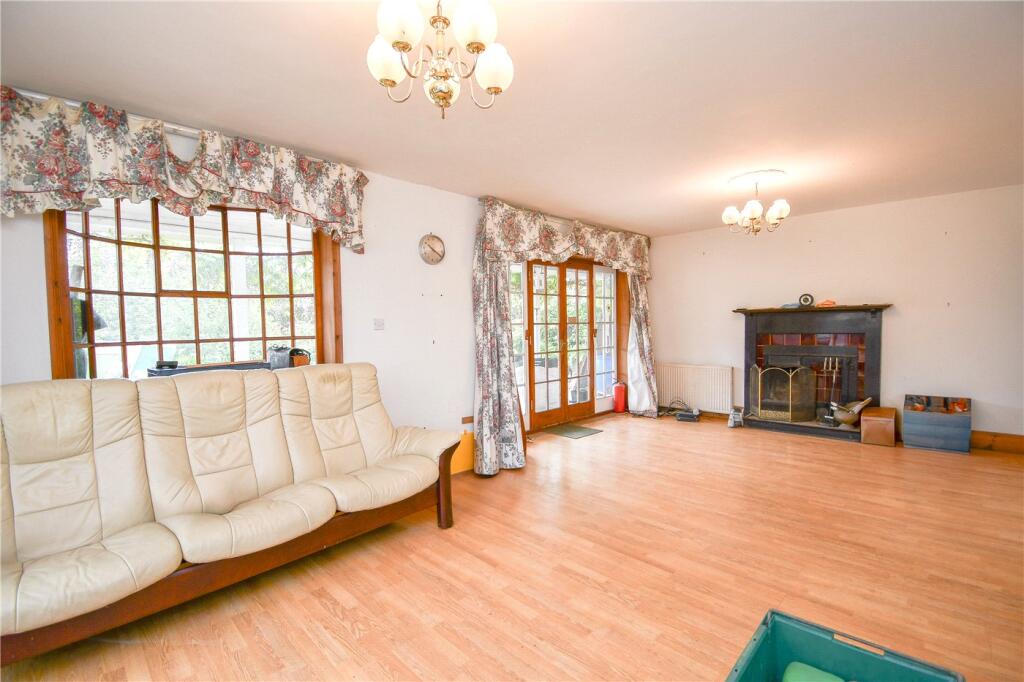 House in Wirral, Liverpool City Region - View 6