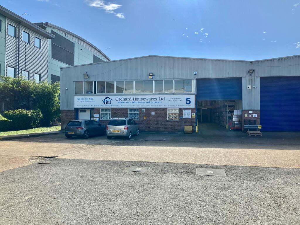 5 Market Trading Estate Photo 1.jpg