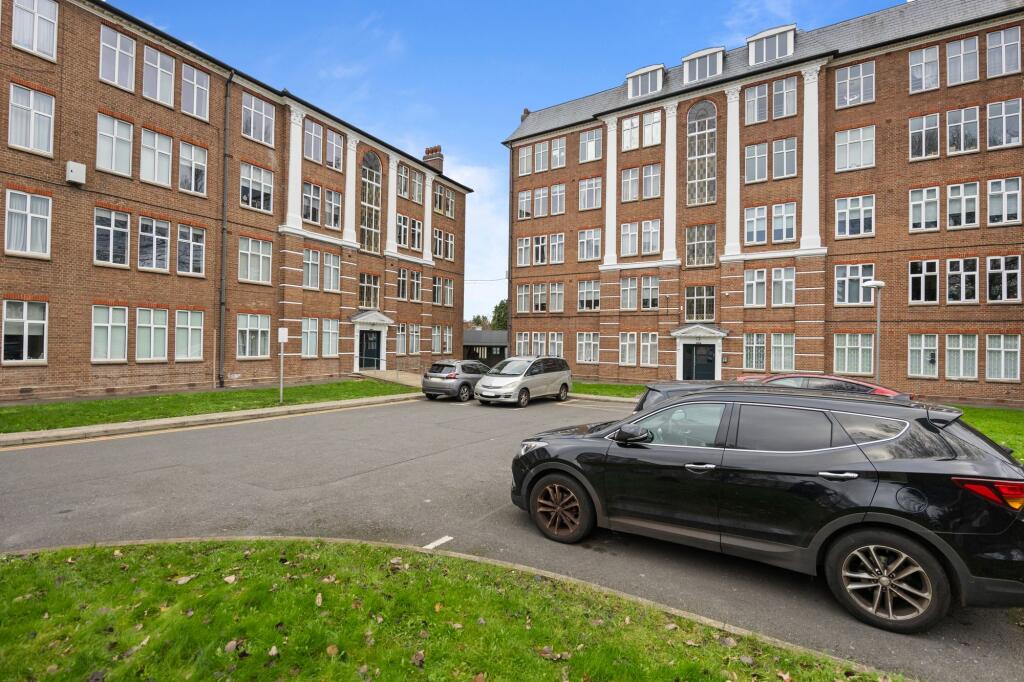 Main image of property: Golders Green Road, Golderns Green, NW11