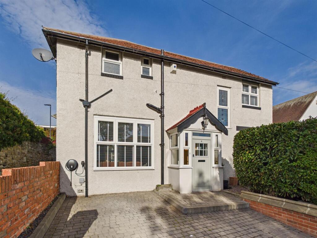 Lynn Cottage, Bygate Road, Monkseaton photo 2