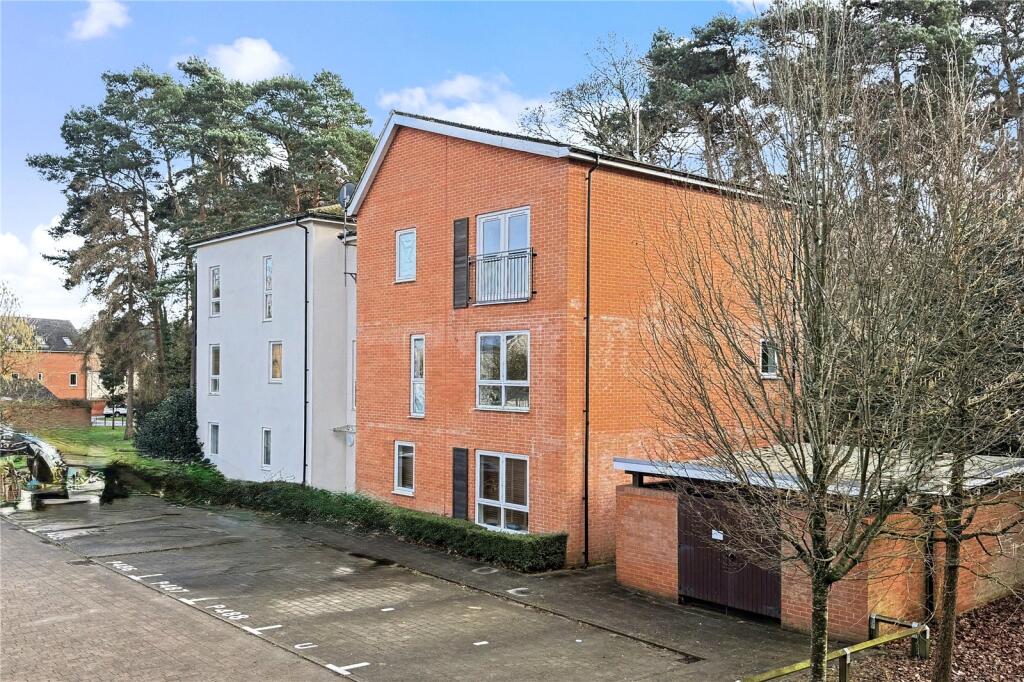 Main image of property: Jaguar Lane, Bracknell, Berkshire, RG12