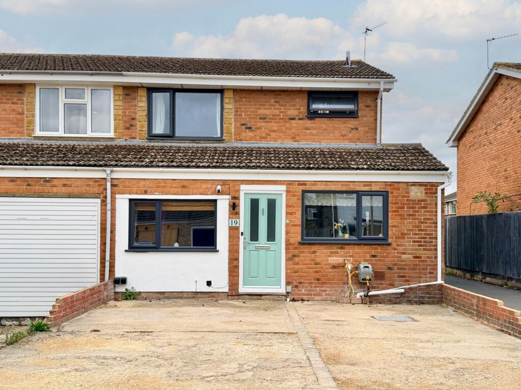 Main image of property: Woodhill Drive, Grove, OX12