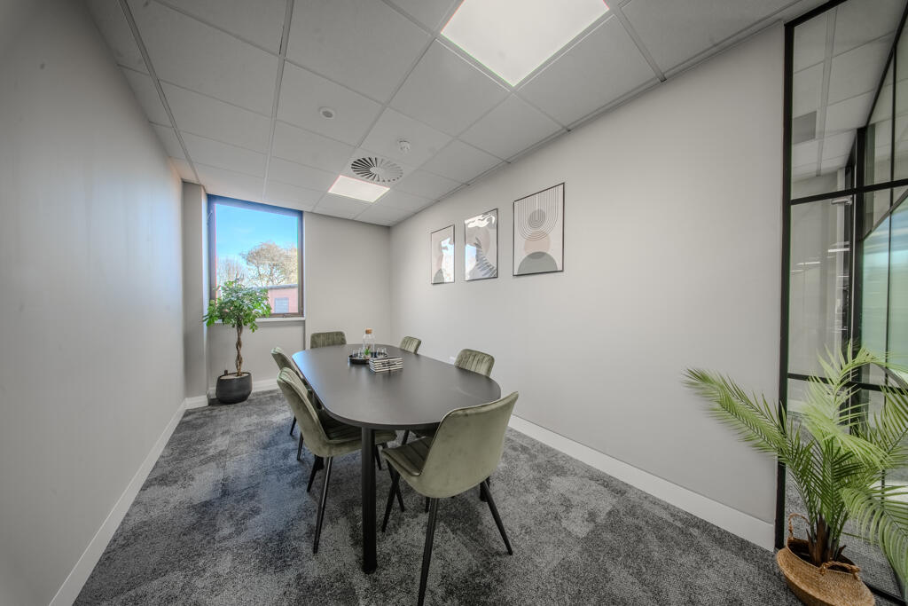 MEETING ROOM