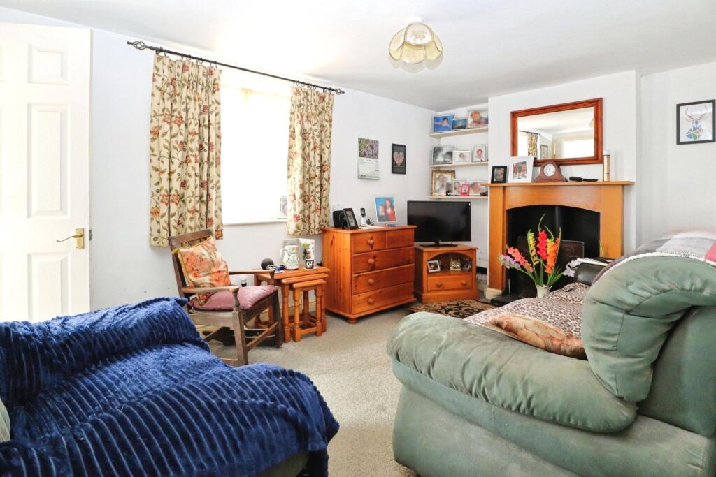 West Street, Adstock, MK18 photo 4