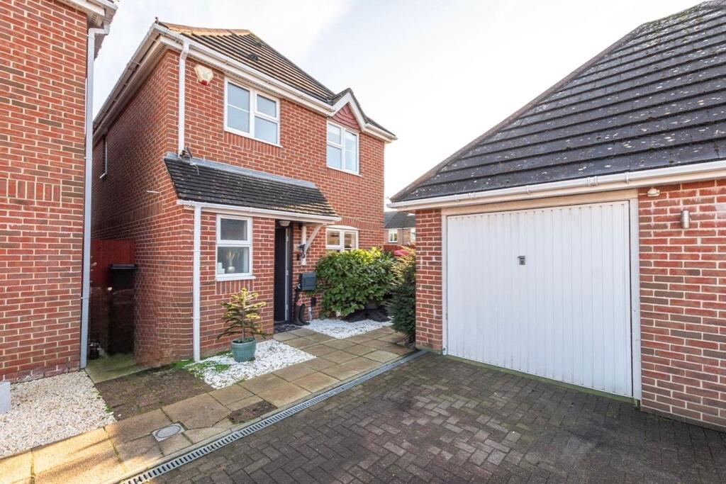 Main image of property: Whithedwood Avenue, Southampton, Hampshire, SO15