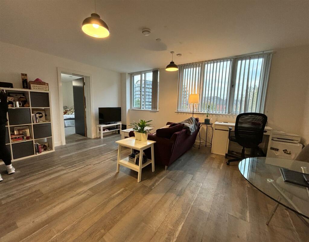 1-bed flat on Talbot Road, Old Trafford, £192,000