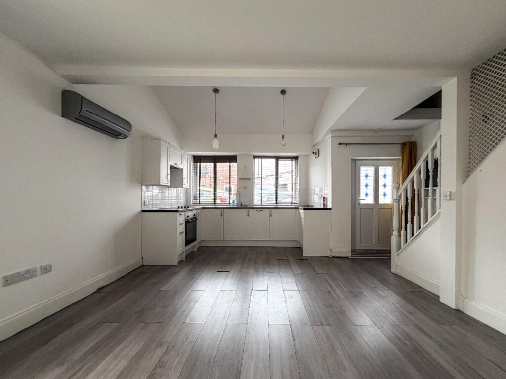 Apartment in Taunton, Firepool - View 4