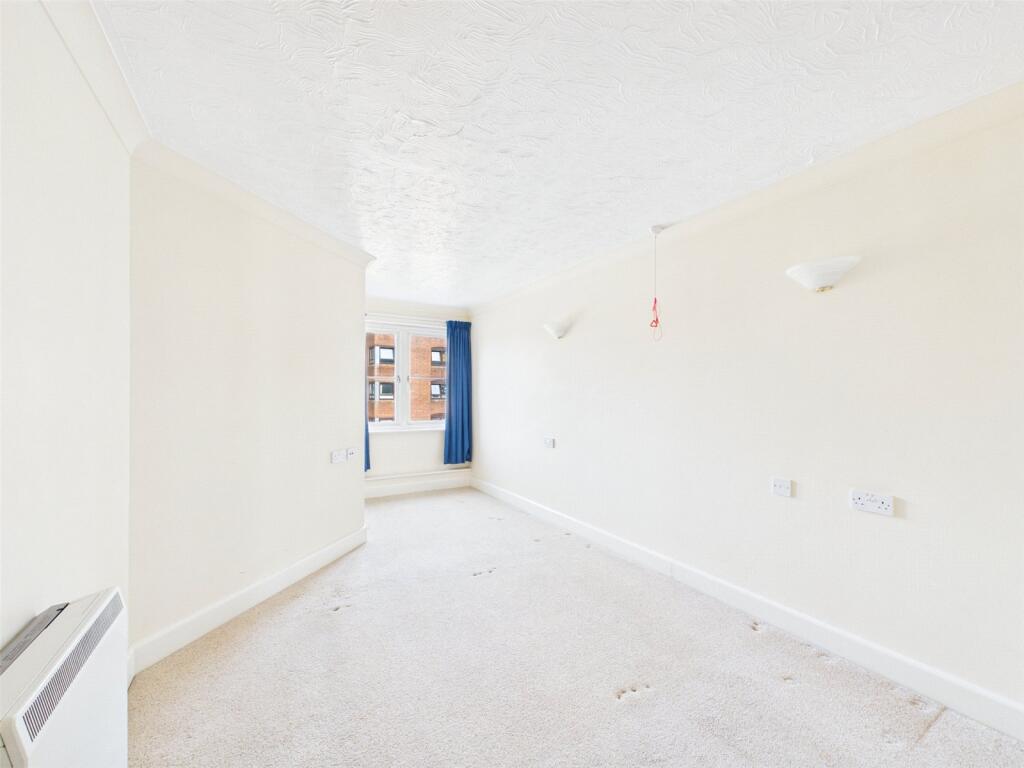 Westgate Street, Gloucester, Gloucestershire, GL1 - View 4