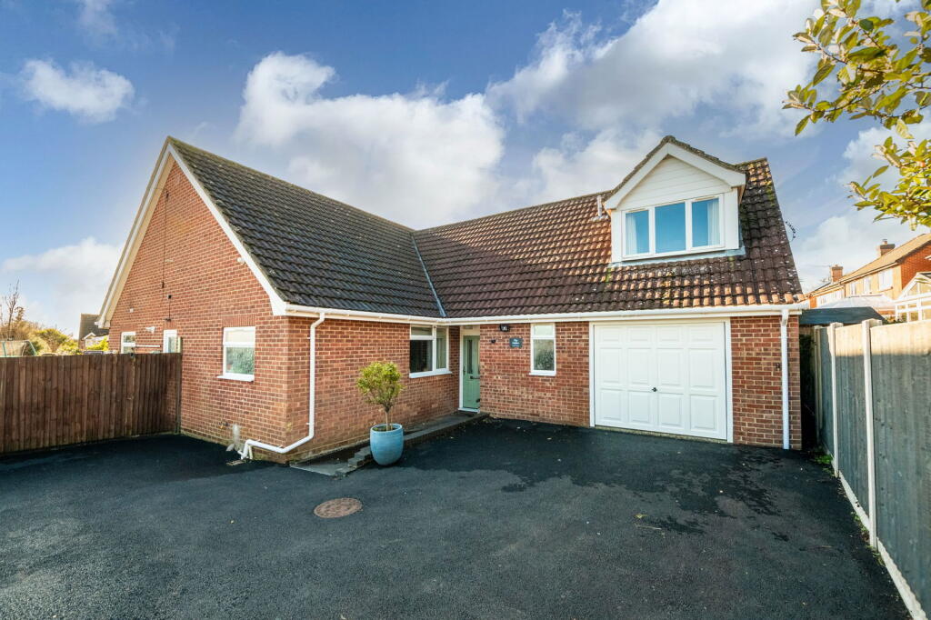 Main image of property: Fair Oak, SO50