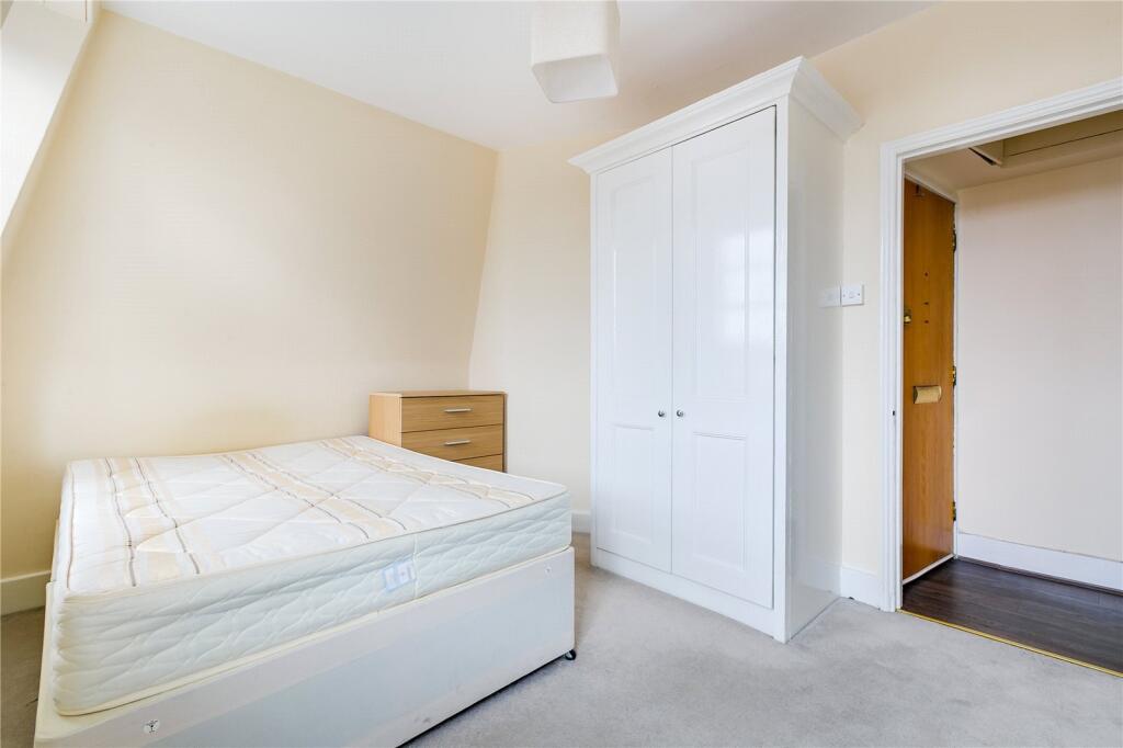 Apartment in London - View 3