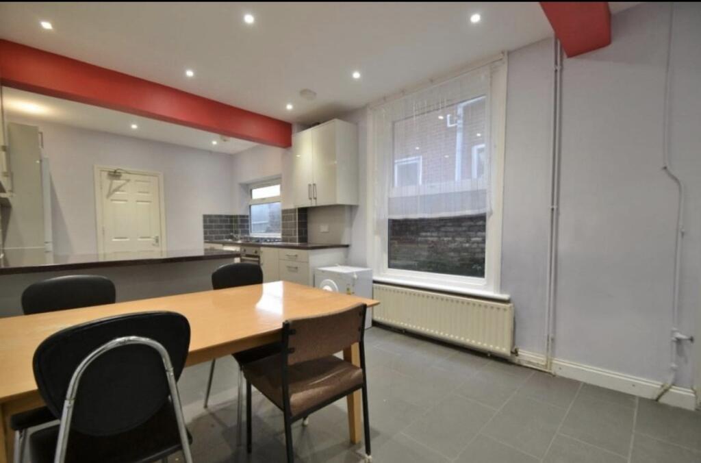 House in Southampton, Bevois Valley, Portswood Park - View 3