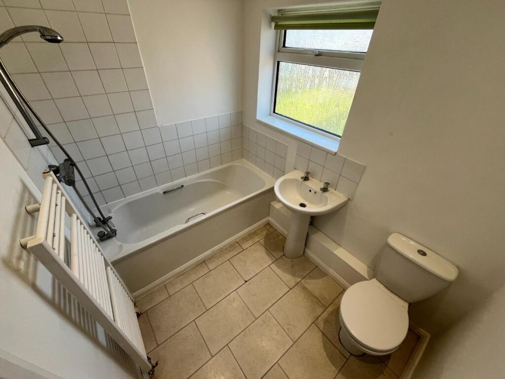 House in Luton - View 5