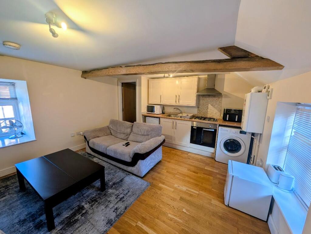 Apartment in Doncaster - View 3