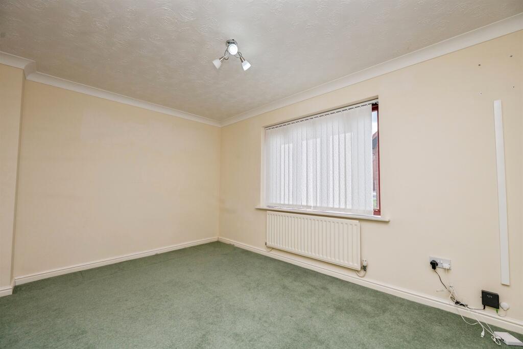 House in Worcester, Lyppard Grange, Warndon - View 5