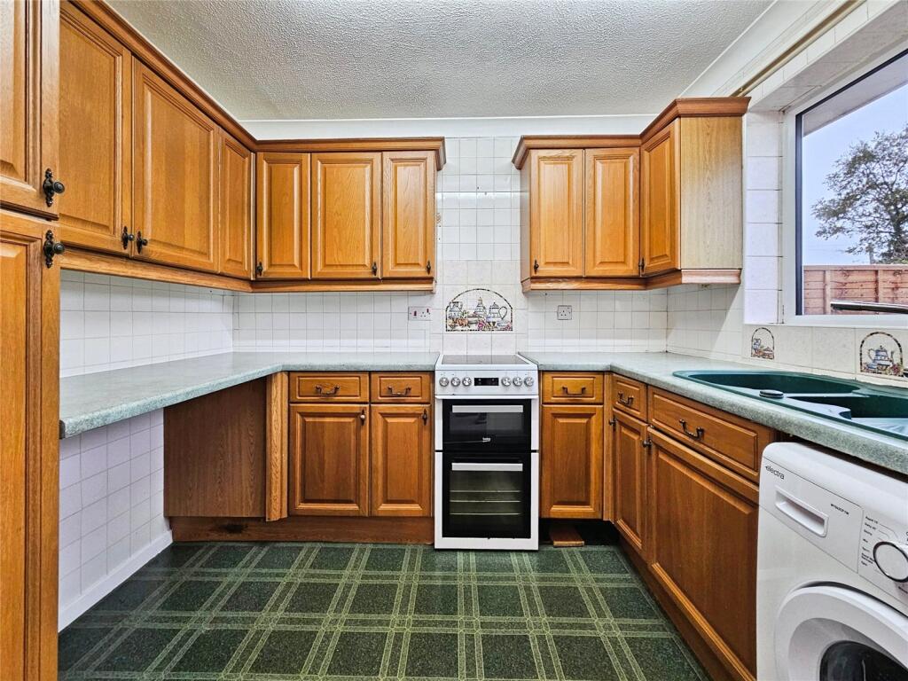 Oakwood Close, Kirby Cross, Frinton-on-Sea photo 4