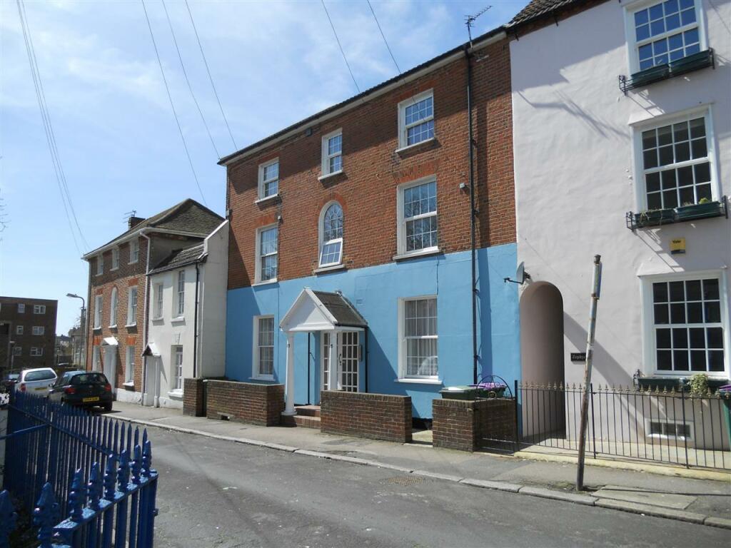 Main image of property: Flat 6, 83-85 Harbour Way, Folkestone