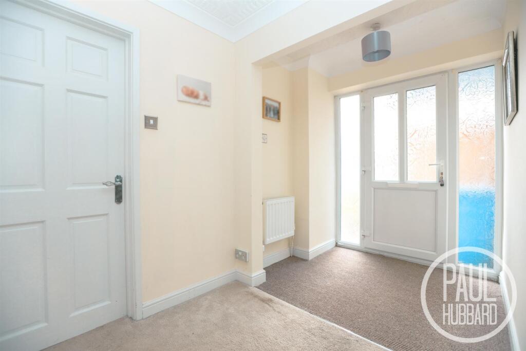 House in East Suffolk, Oulton Broad - More