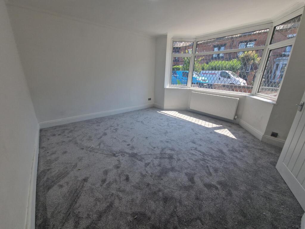 House in Wakefield, West Yorkshire - View 4