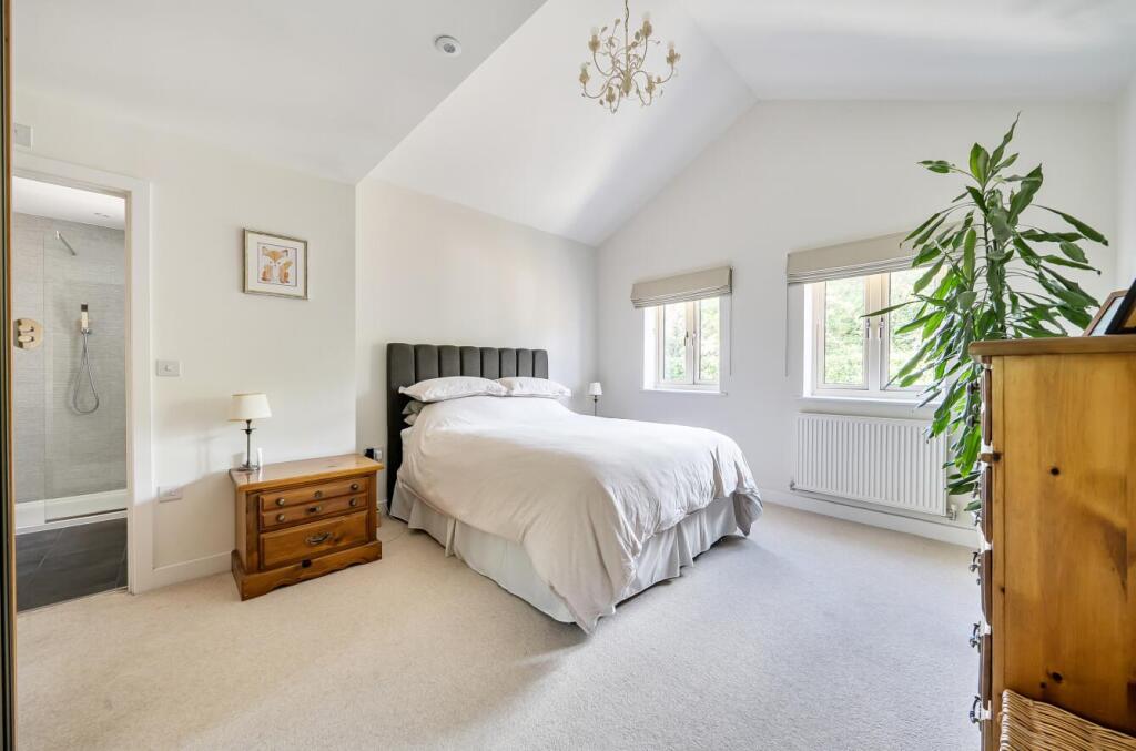 House in Southampton - More