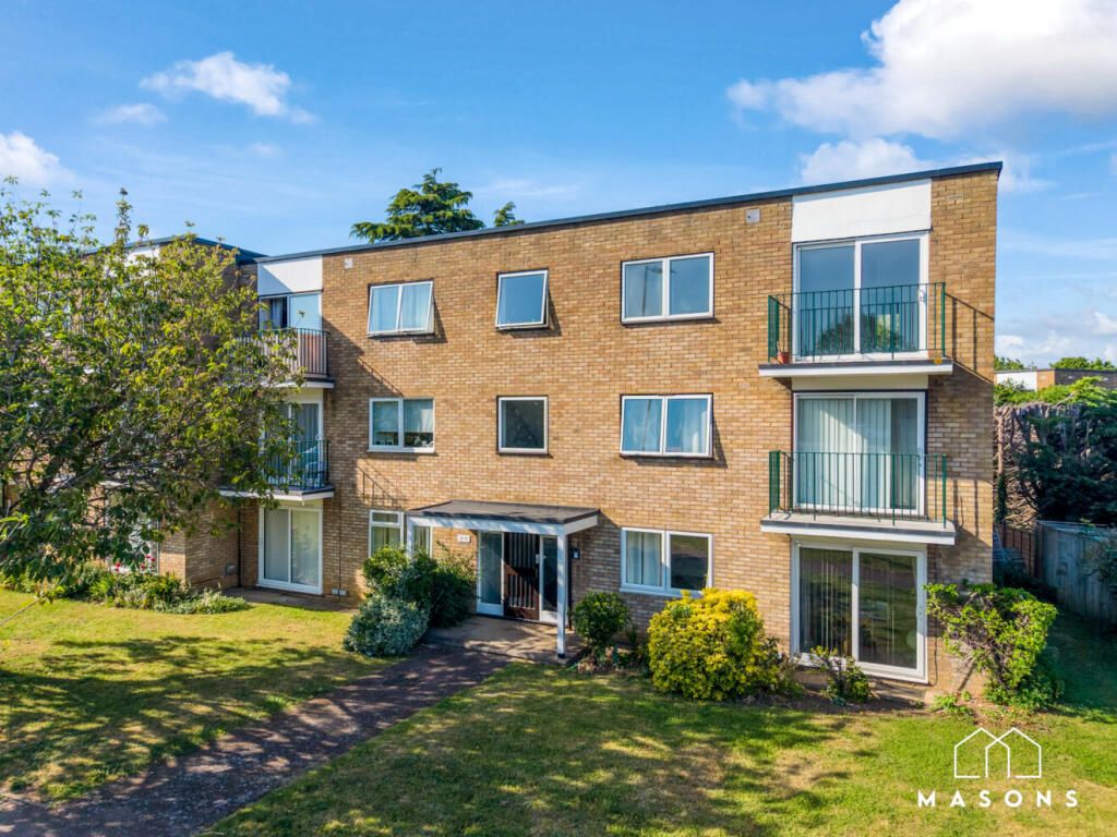 Main image of property: The Maples, Stevenage Road, Hitchin, Hertfordshire, SG4 9DN