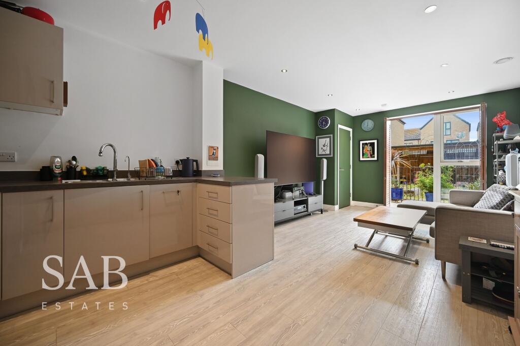 Apartment in Southall - View 5