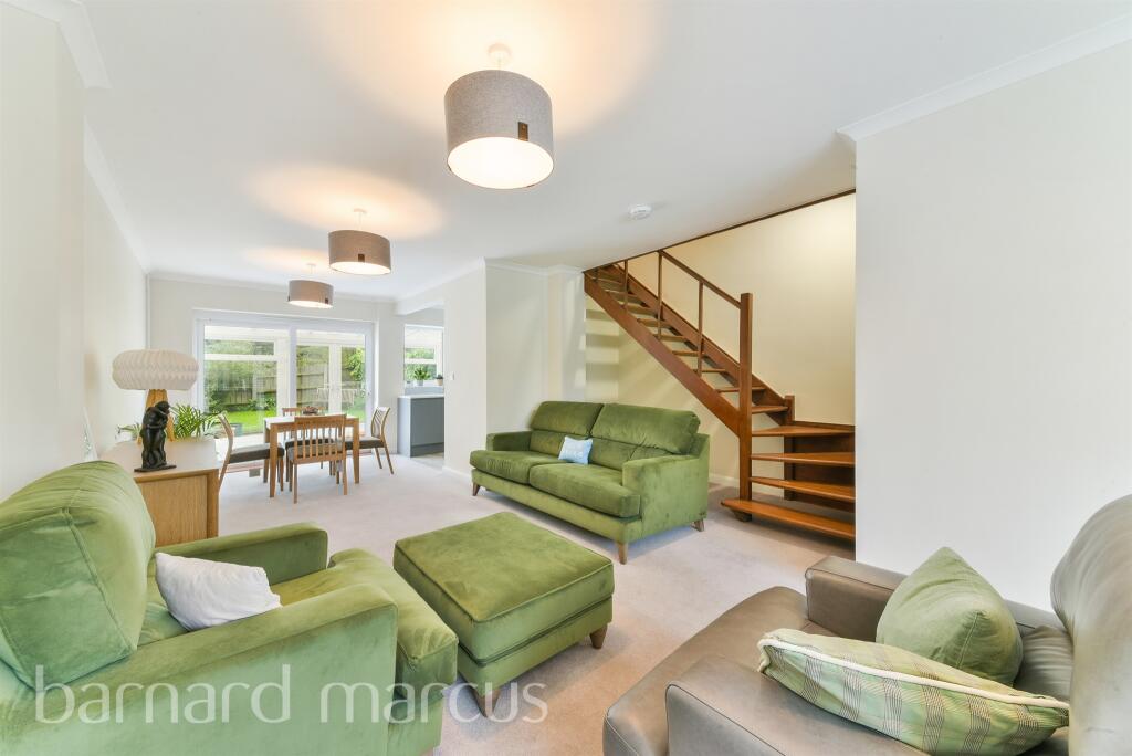 House in London - View 2