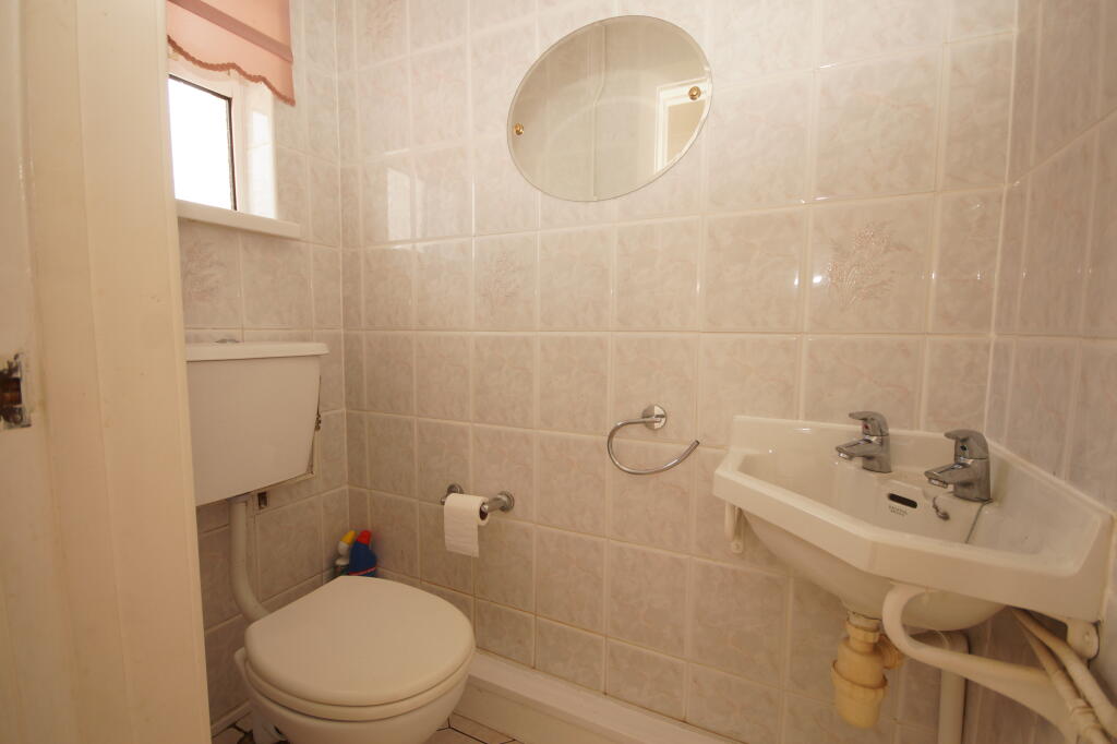 House in Cardiff, Llanishen - More