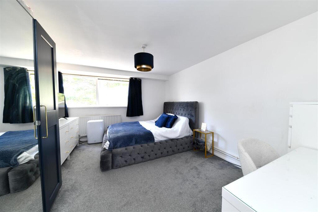 Apartment in Stevenage - View 4