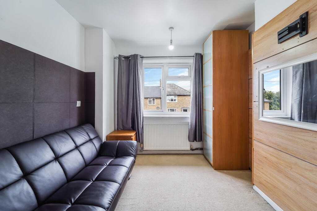 Apartment in London, Stonecot, Rosehill - View 4