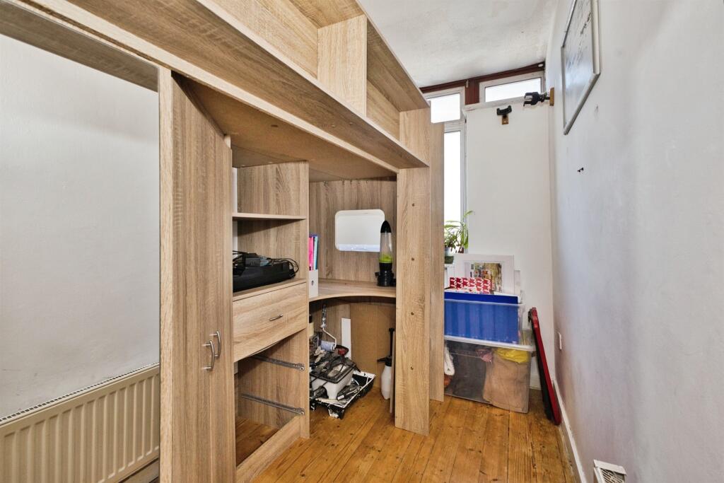 Additional image 13 of Yew Tree Close, Yeovil