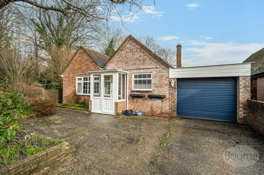Main image of property: Parkland Grove, Farnham, Surrey, GU9