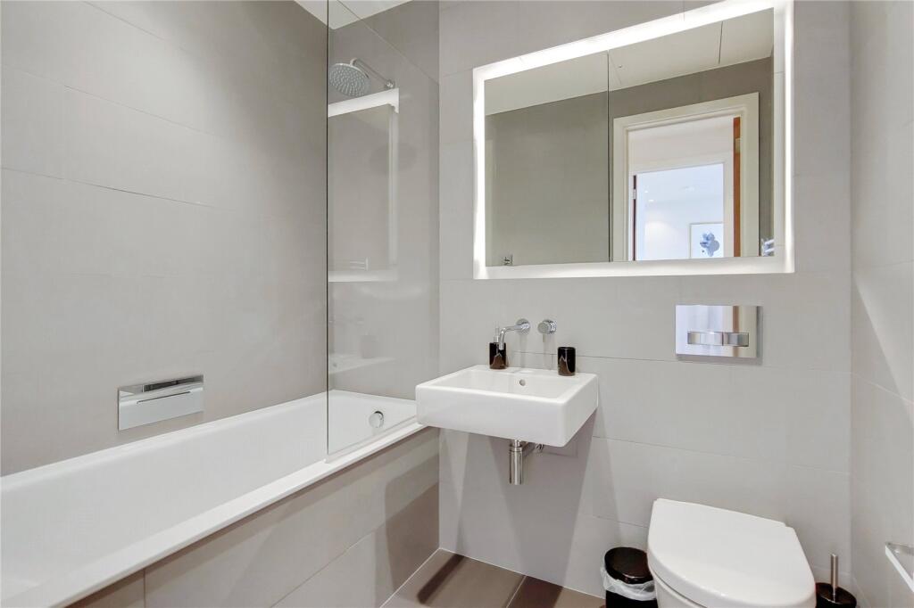 Apartment in London - More
