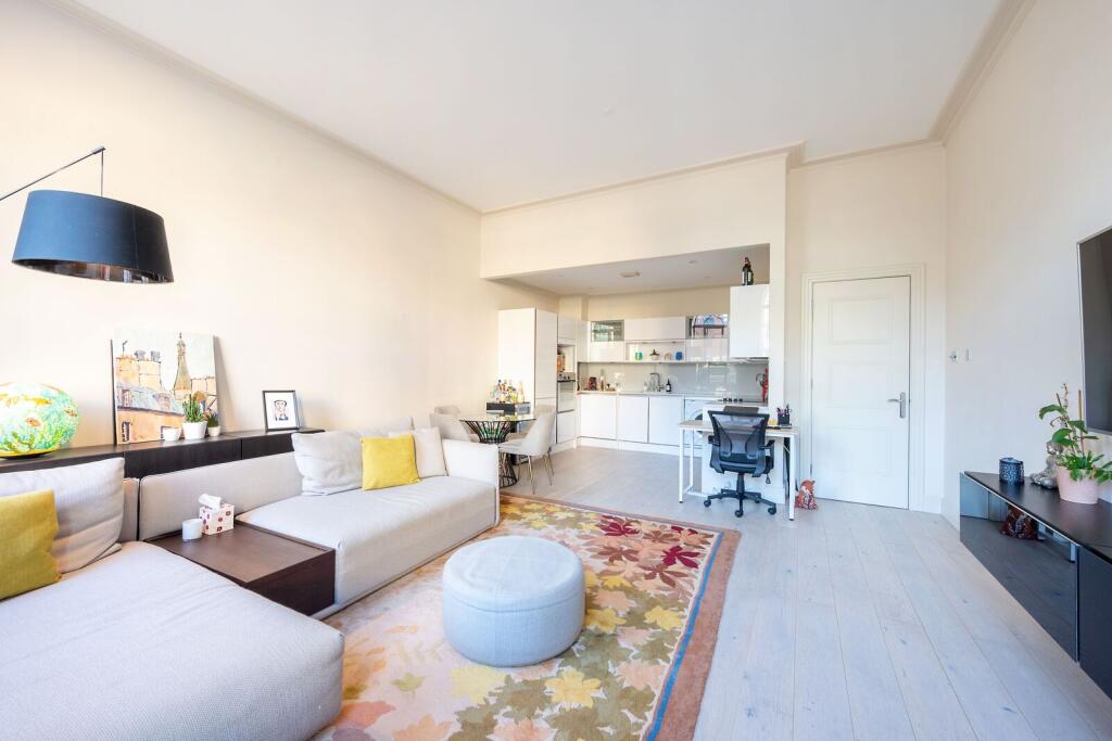 Apartment in London - View 5