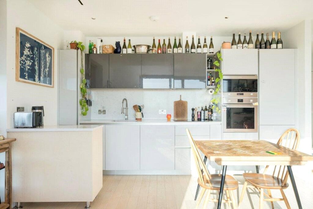 Apartment in London - View 4