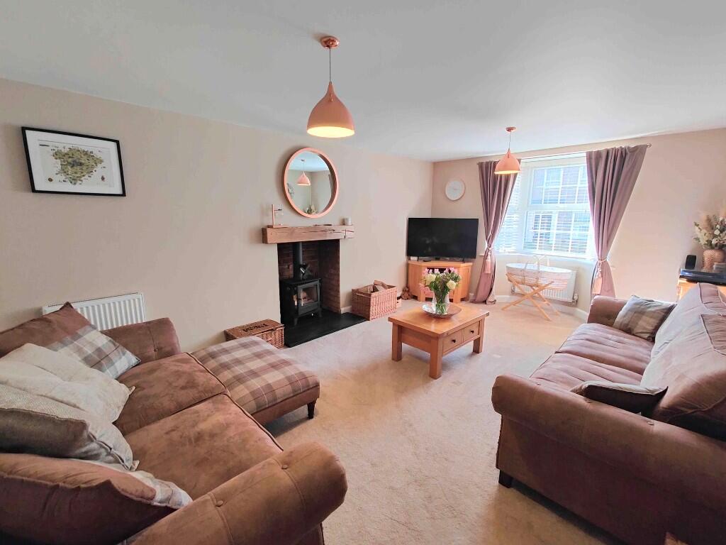 46 Bluebell Drive, Wyke, BD12 8AG photo 4