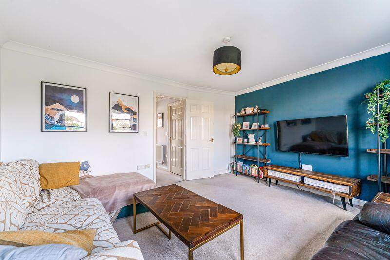 Longridge Way, Weston Village - SO MUCH SPACE photo 3