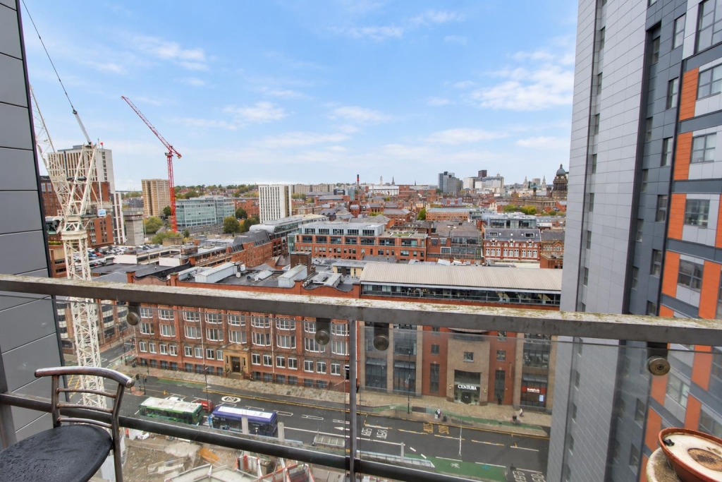 Apartment in Leeds - View 5