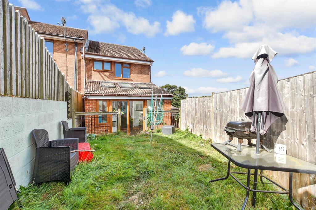 Ridgeway Gardens, Woodingdean, Brighton, East Sussex photo 4