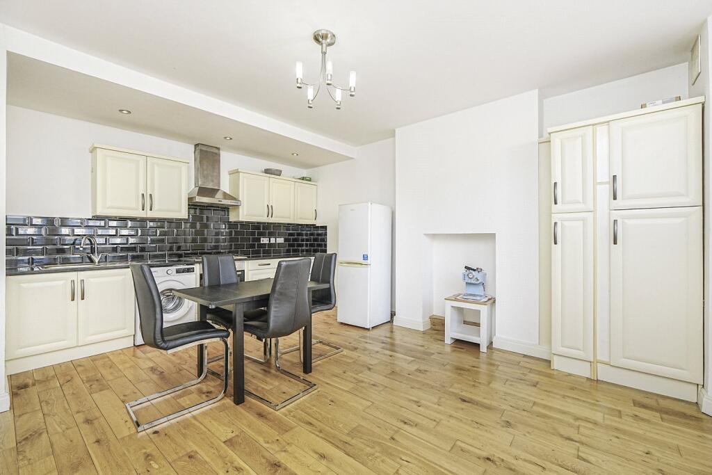 Apartment in London - View 3