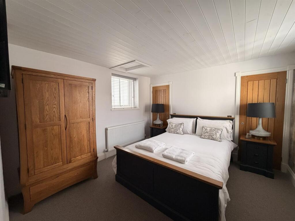 Apartment in Worcester - View 5